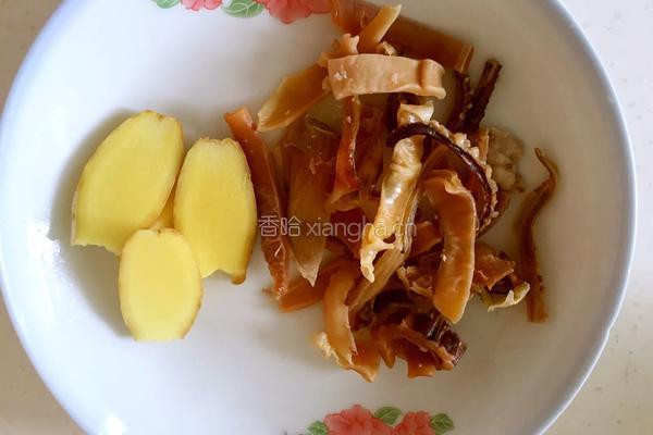 排骨煲鱿鱼干的做法图解3