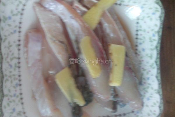 香辣鱼条的做法图解2