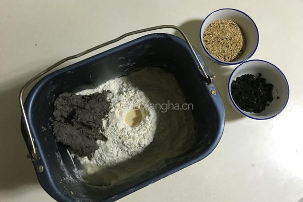 豆渣芝麻椒叶包的做法图解3