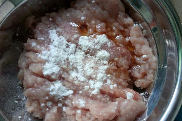 菠菜丸子汤的做法图解3