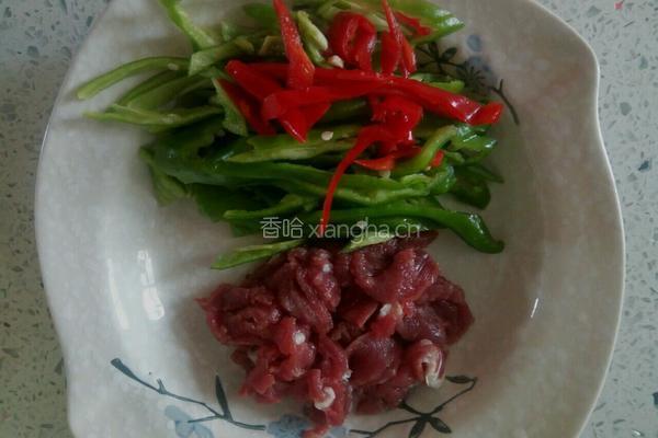 尖椒炒肉的做法图解2