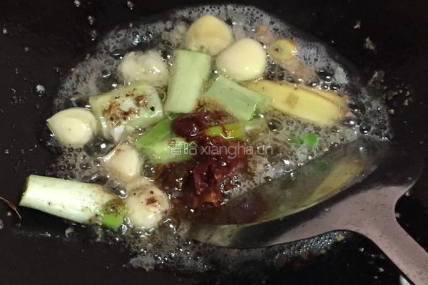 土豆鹌鹑蛋烧排骨的做法图解5