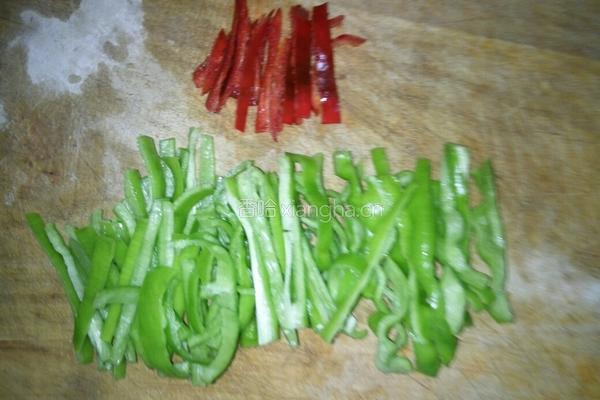 青椒炒豆腐皮的做法图解2