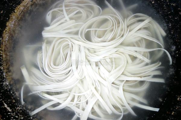 青椒炒豆腐皮的做法图解5
