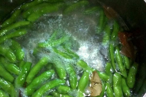 凉拌毛豆的做法图解2