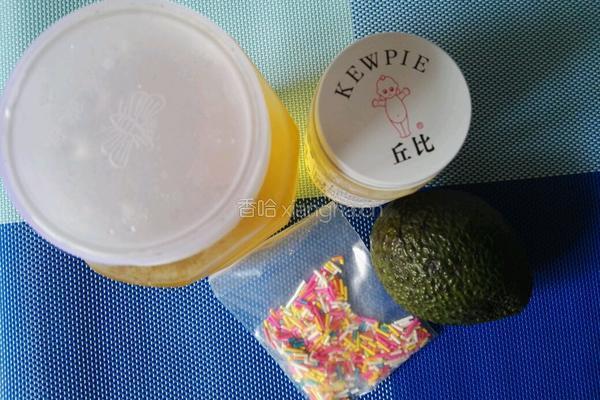 蜂蜜牛油果色拉的做法图解1