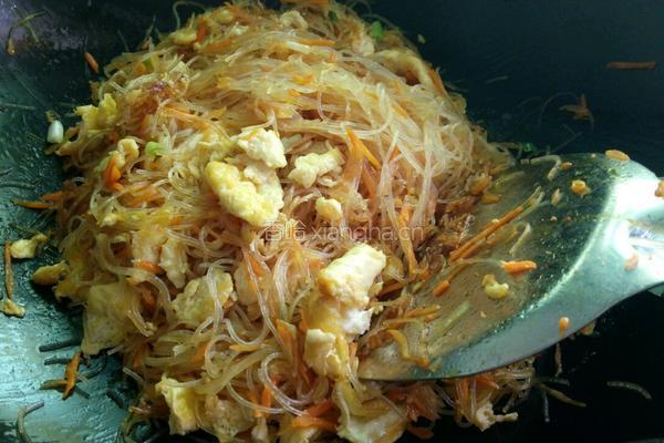 胡萝卜鸡蛋炒米粉的做法图解11