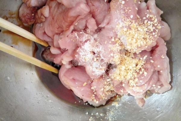 青椒炒肉片的做法图解2