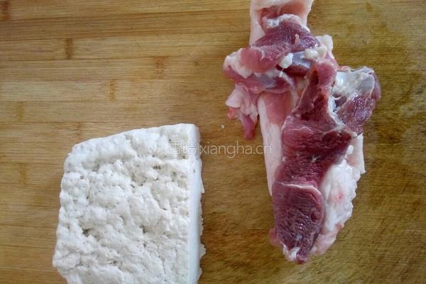 猪肉豆腐丸的做法图解1