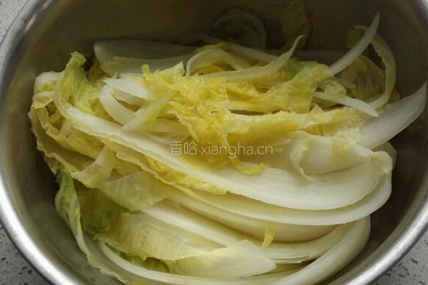 黄芪枸杞鸭腿煲的做法图解3