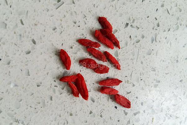 黄芪枸杞鸭腿煲的做法图解6
