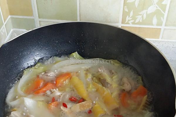 黄芪枸杞鸭腿煲的做法图解7