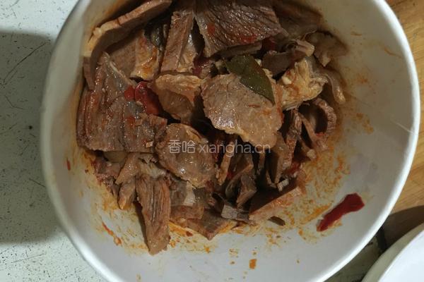 牛肉香干炒西葫芦的做法图解1