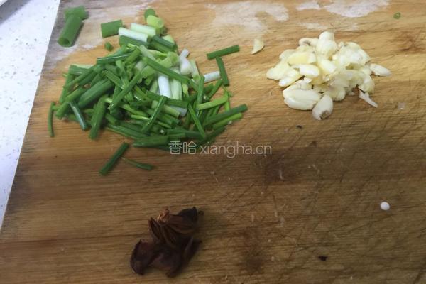 牛肉香干炒西葫芦的做法图解2