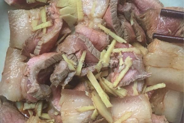 洋葱炒肉片的做法图解1
