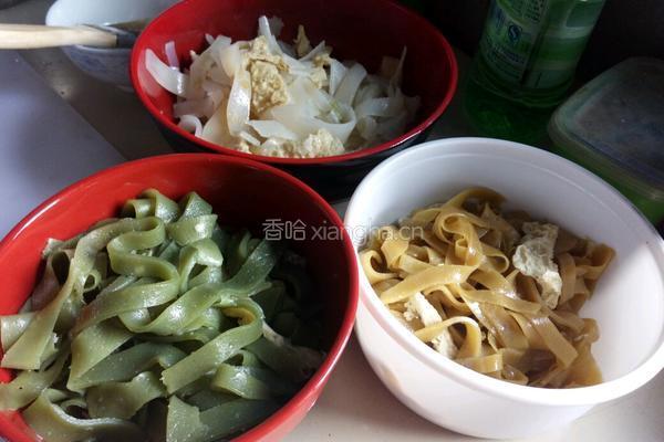 炒凉皮的做法图解1