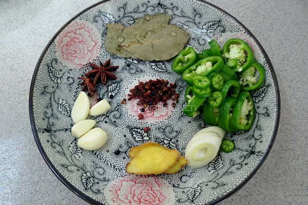 番茄土豆炖鸡的做法图解5