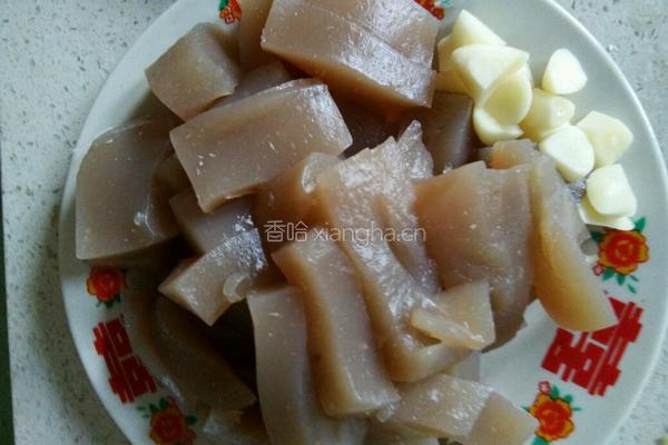 美味炒凉粉的做法图解1