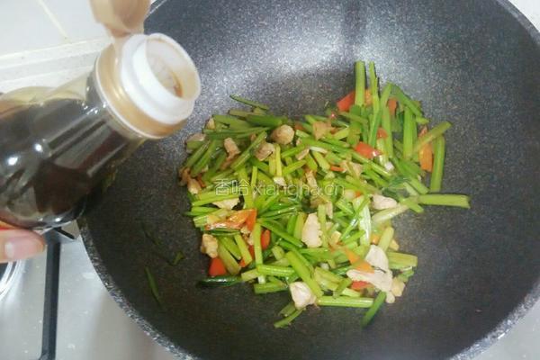 芹菜炒肉的做法图解6