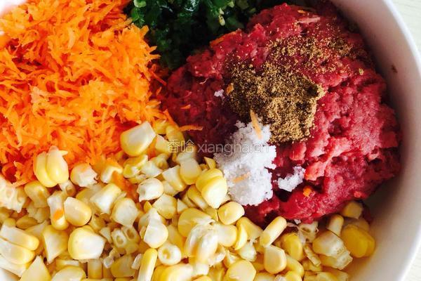 玉米牛肉水饺的做法图解2