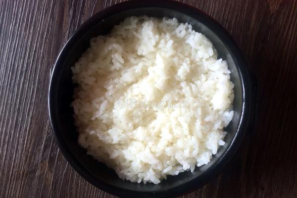 腊肠煲仔饭的做法图解1