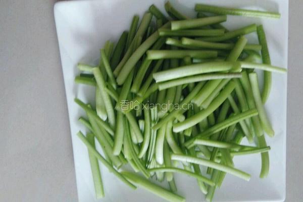  清炒番薯叶茎的做法图解3