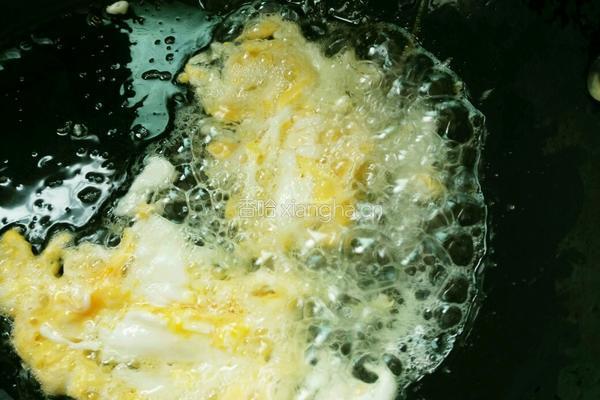 胡萝卜青菜鸡蛋炒粉的做法图解5