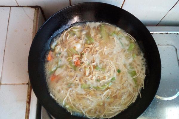 丝瓜豆腐皮鸡蛋面的做法图解9