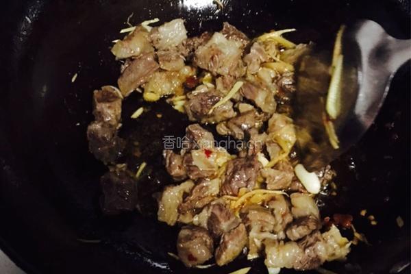 萝卜炖牛腩的做法图解3