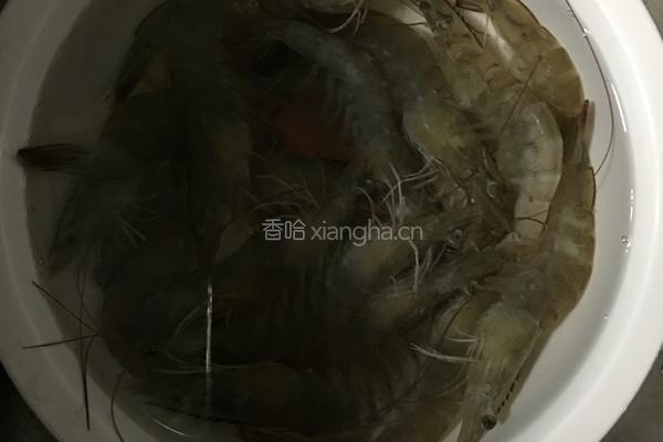 椒盐大虾的做法图解1