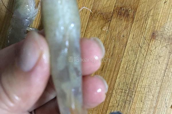 椒盐大虾的做法图解3