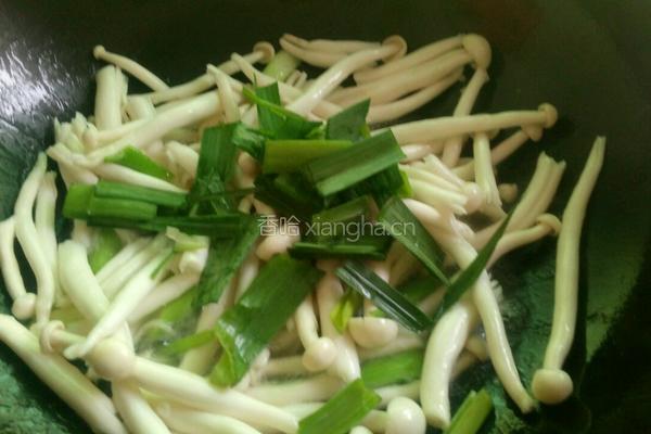 海鲜菇炒蒜的做法图解5
