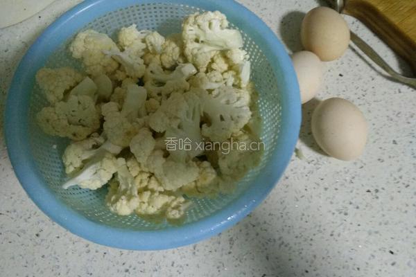 懒人花菜炒蛋的做法图解1