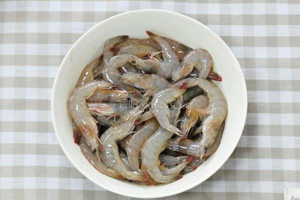 香辣烤虾的做法图解1