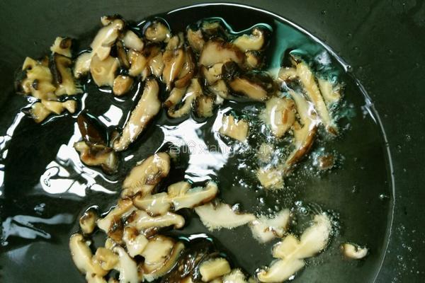 香菇炒饭的做法图解6