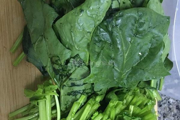 猪肝菠菜粥的做法图解1