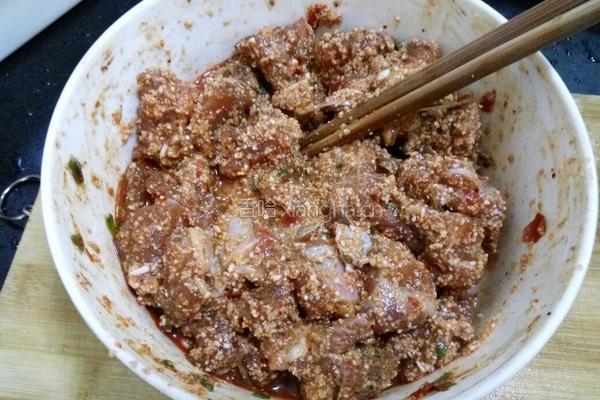 粉蒸排骨（川味）的做法图解3