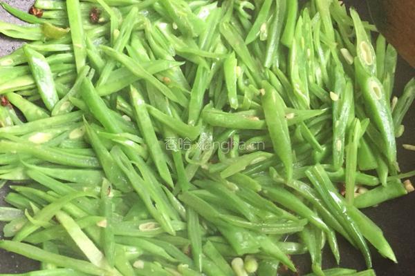 干煸蒜蓉扁豆的做法图解6