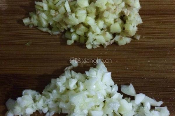 辣椒鸡蛋花的做法图解2