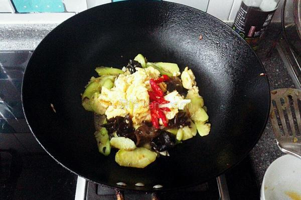 丝瓜炒鸡蛋的做法图解7