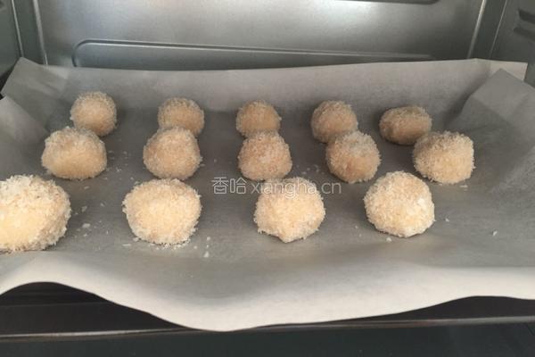 蛋白椰蓉球的做法图解8