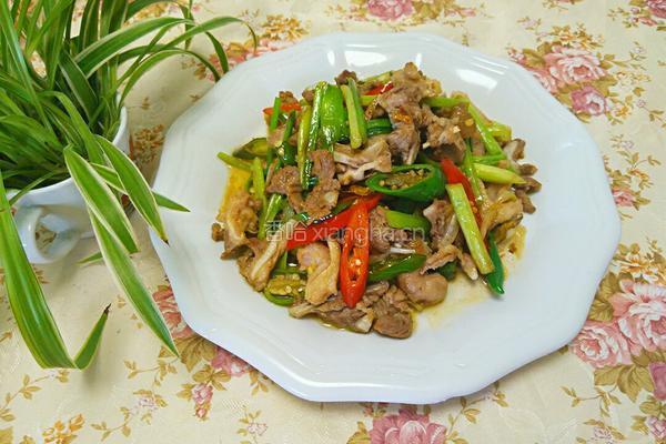 爆炒猪舌根的做法图解6