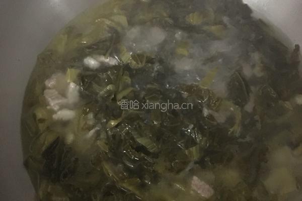 酸菜瘦肉汤的做法图解2