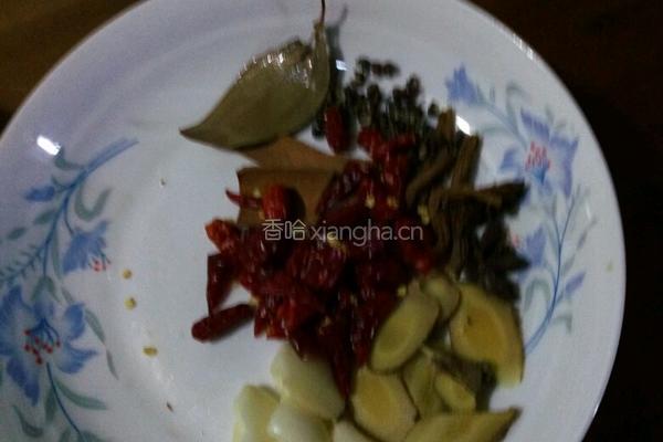 酸菜凤爪的做法图解2