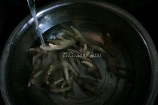 酸菜凤爪的做法图解3