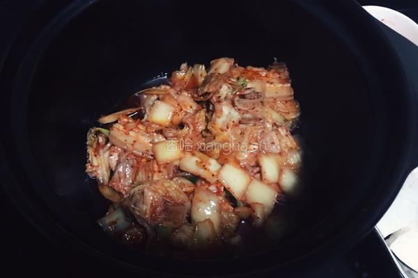 五花肉辣白菜豆腐汤的做法图解7