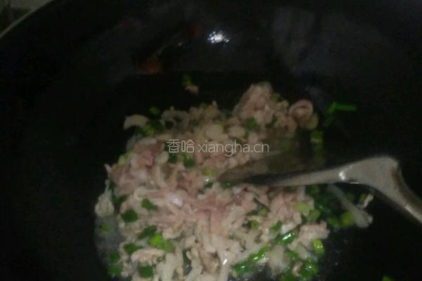 苦瓜炒肉丝的做法图解2