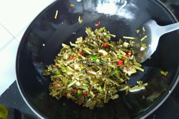 酸菜炒辣椒的做法图解4