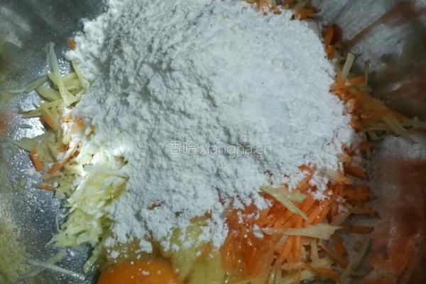胡萝卜土豆饼的做法图解3