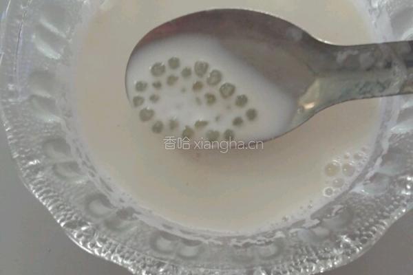 西米牛奶的做法图解3